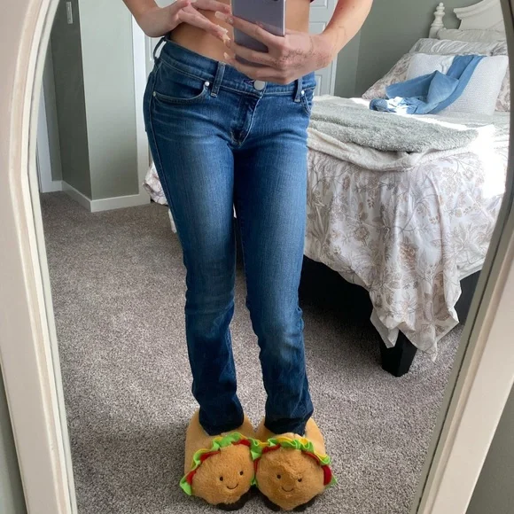 Stylish Blue Jeans with Star Detail (Dvd jeans) - Picture 3 of 3